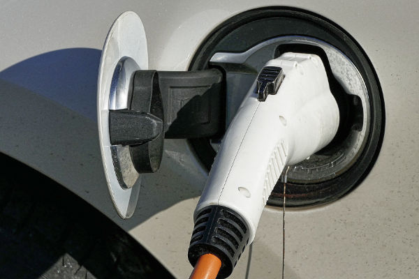 Holiday cottages with electric car charging